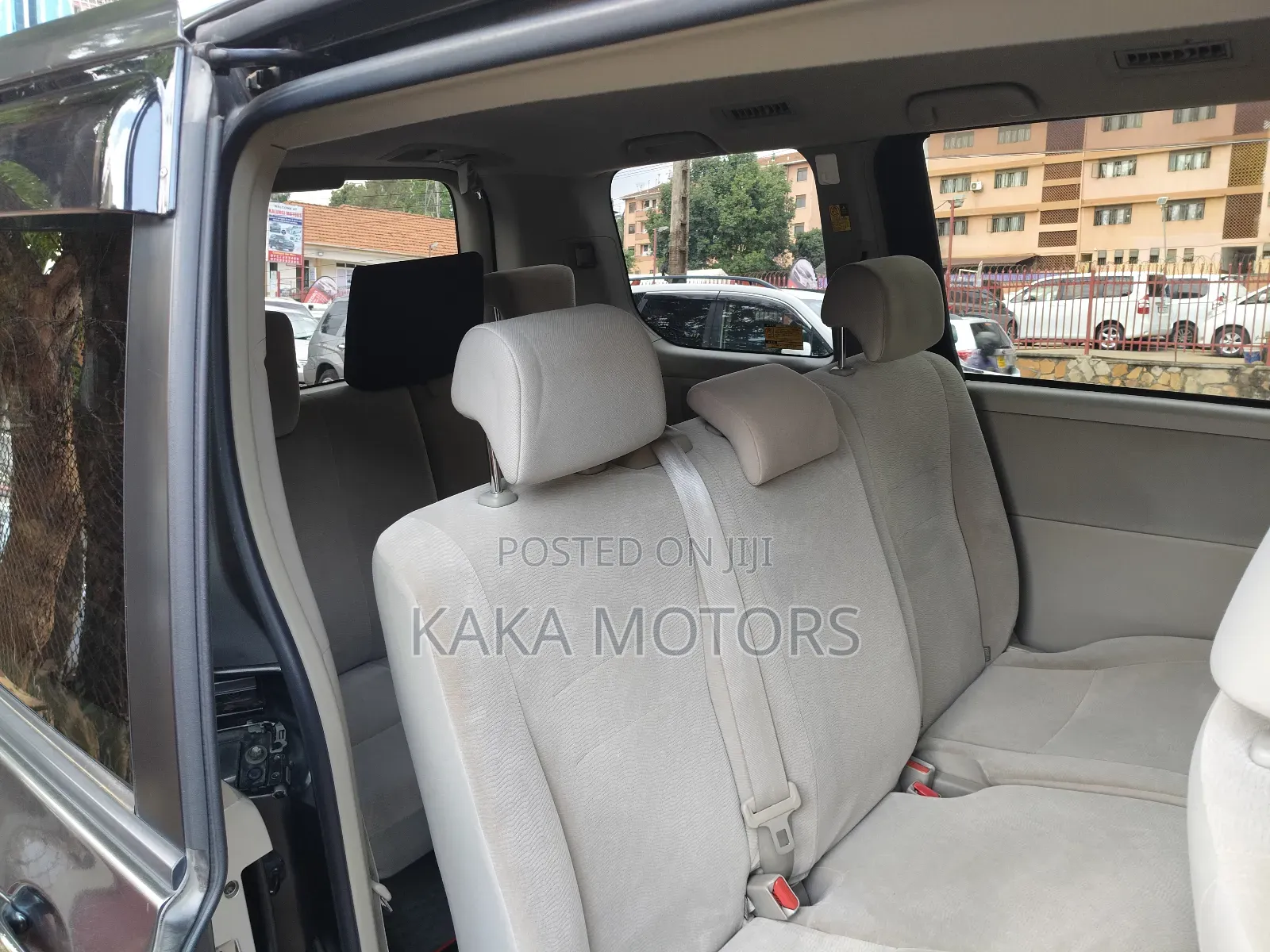 Toyota Noah 2012 Silver