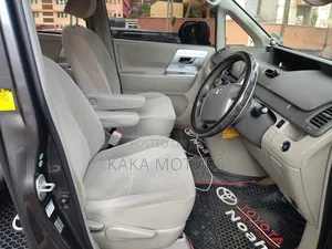 Toyota Noah 2012 Silver