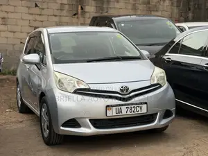 Toyota Ractis 2013 Silver