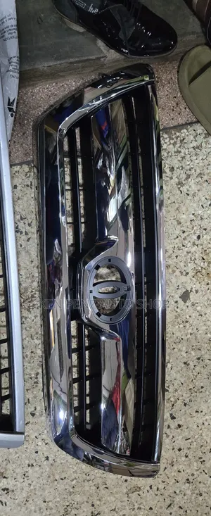 Hilux Surf 4runner 2003 - 2006 Grill ( Chrome)