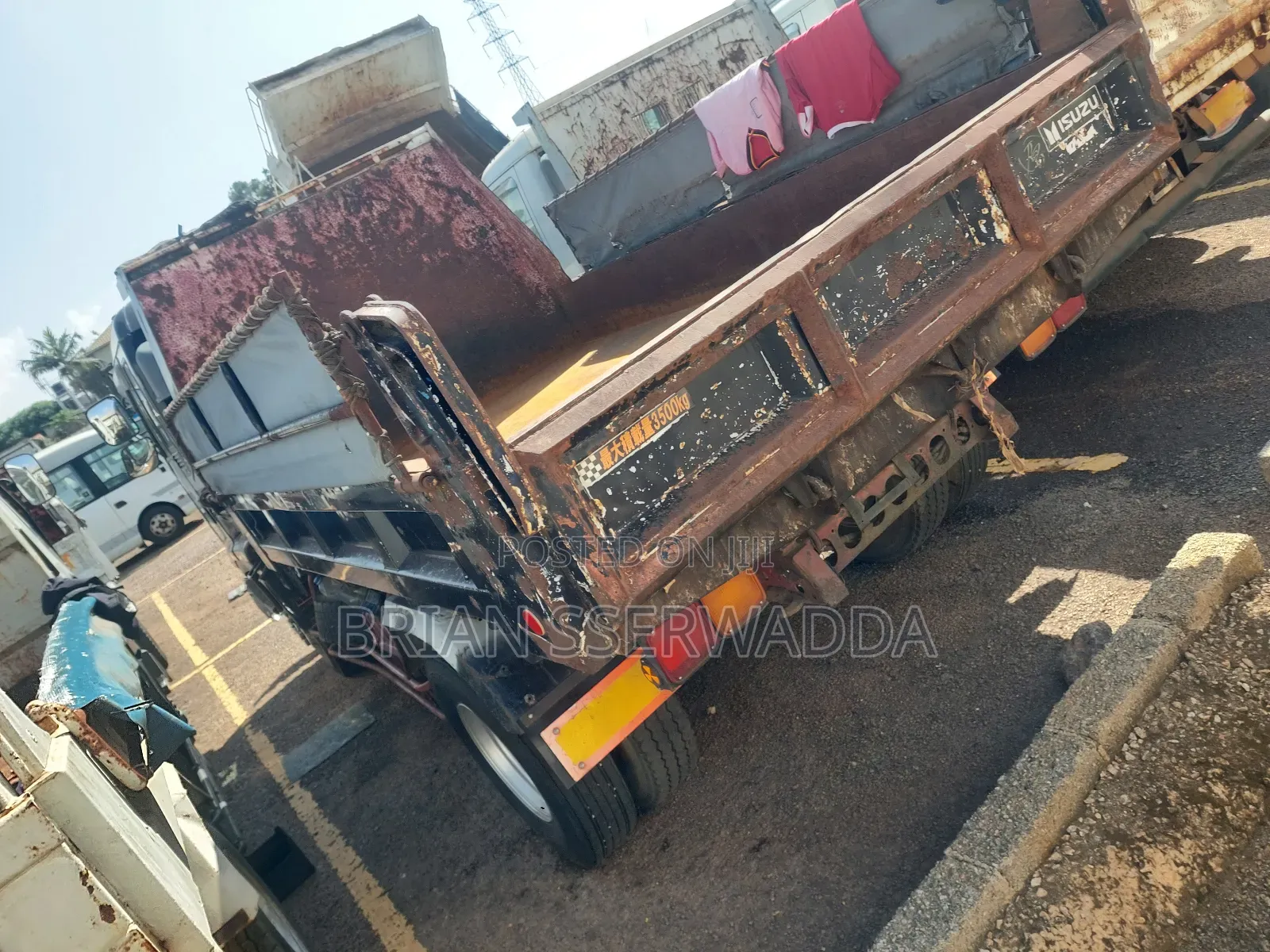 Isuzu Dump Truck