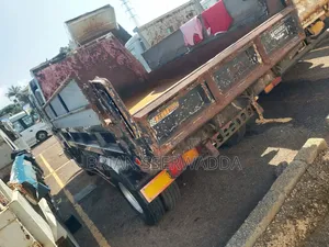 Isuzu Dump Truck
