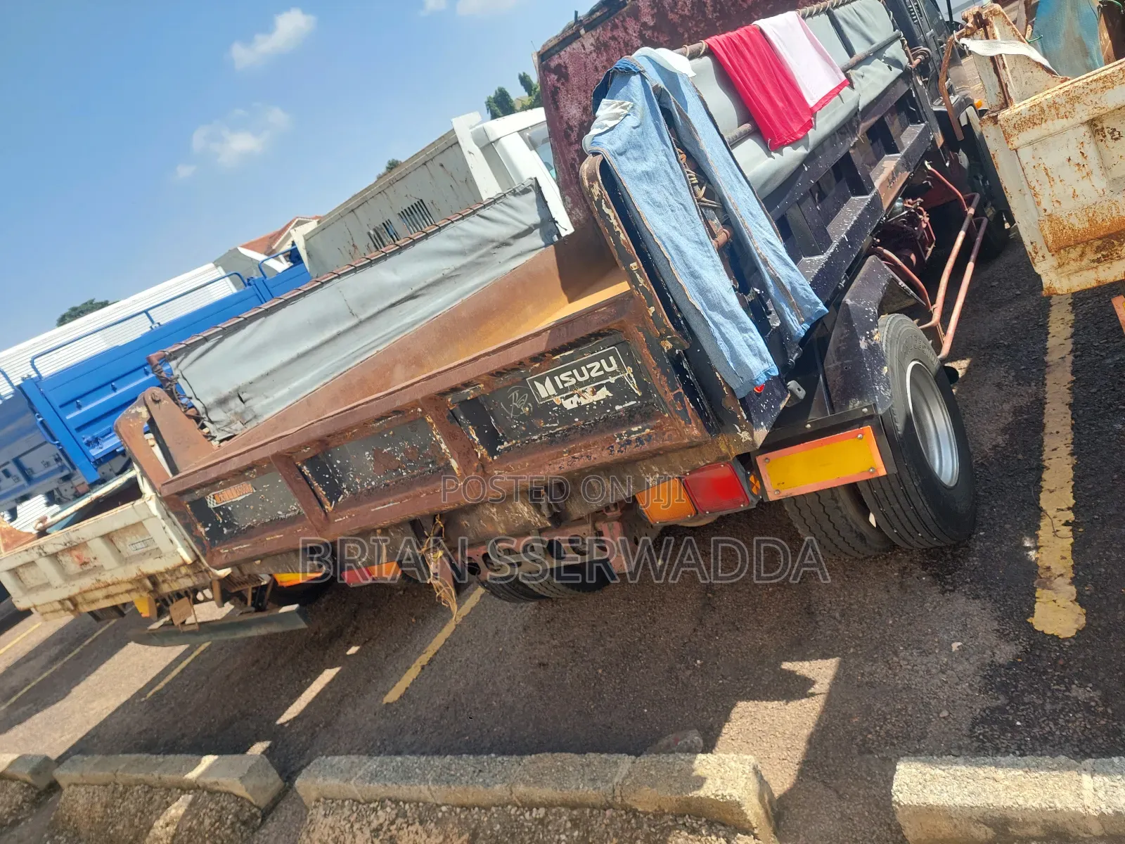 Isuzu Dump Truck