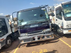 Isuzu Dump Truck