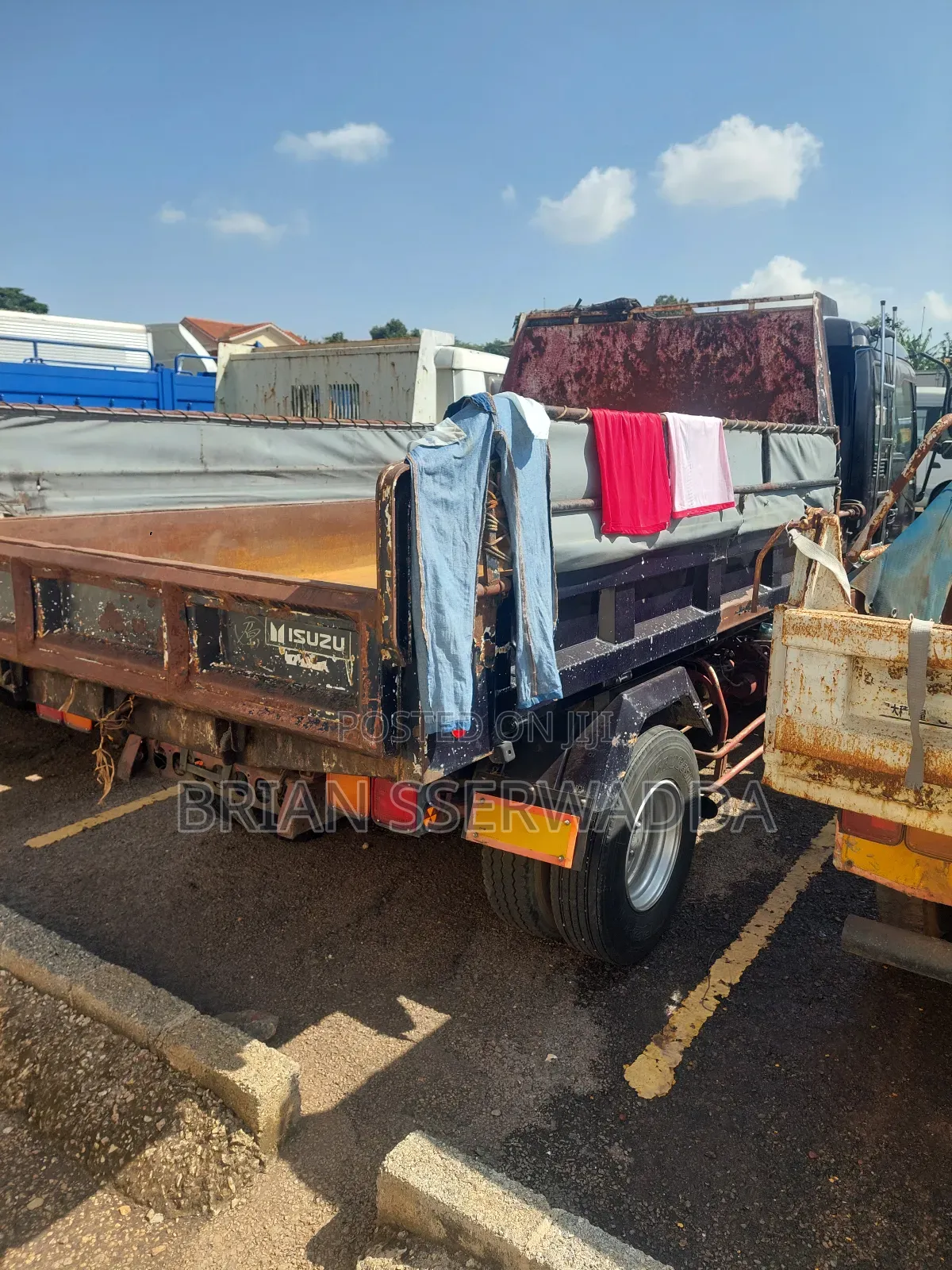 Isuzu Dump Truck