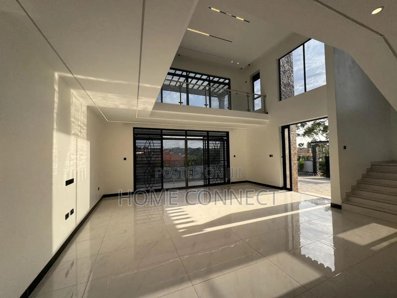 5bdrm Duplex in Kira, Central Division for sale