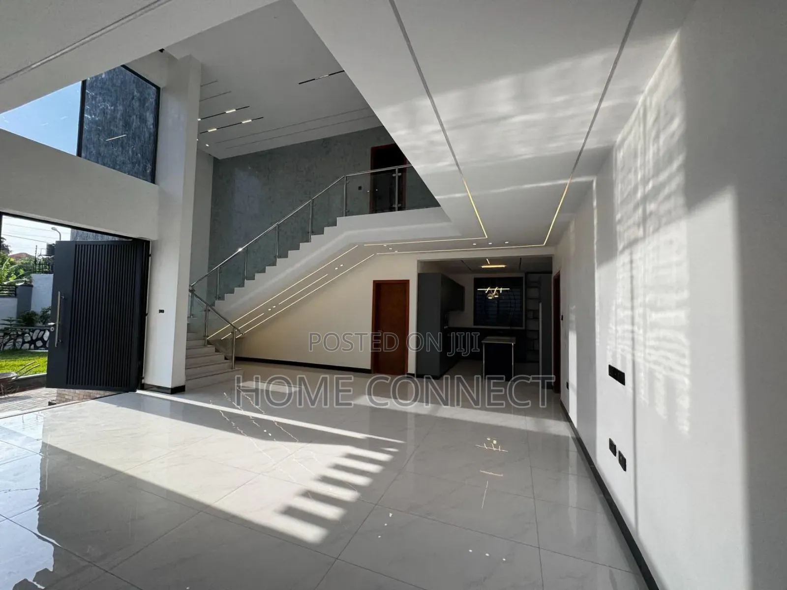 5bdrm Duplex in Kira, Central Division for sale
