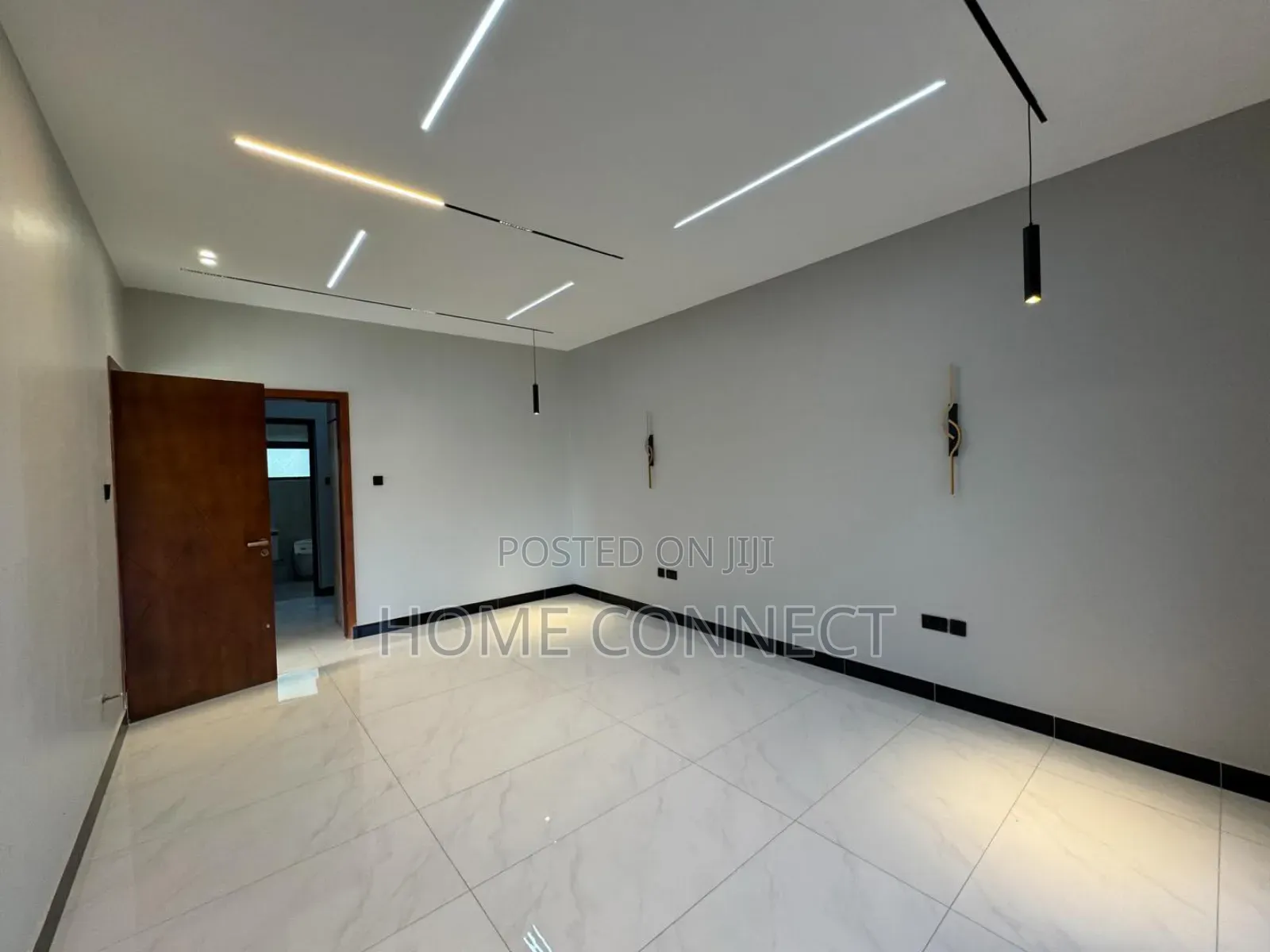 5bdrm Duplex in Kira, Central Division for sale