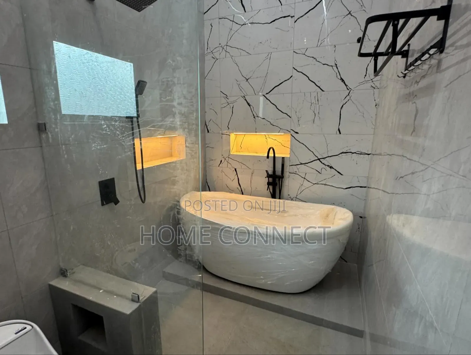 5bdrm Duplex in Kira, Central Division for sale