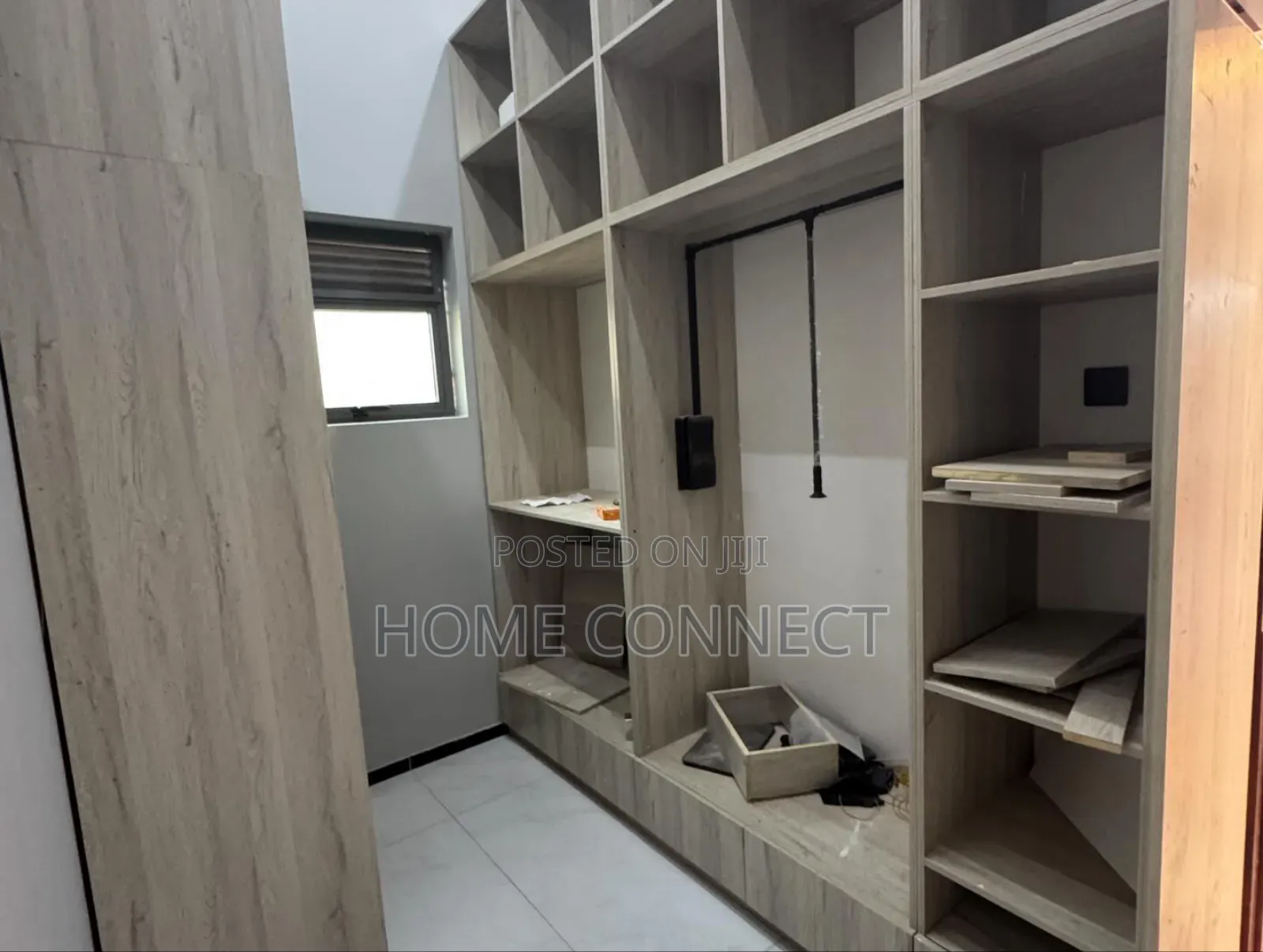 5bdrm Duplex in Kira, Central Division for sale