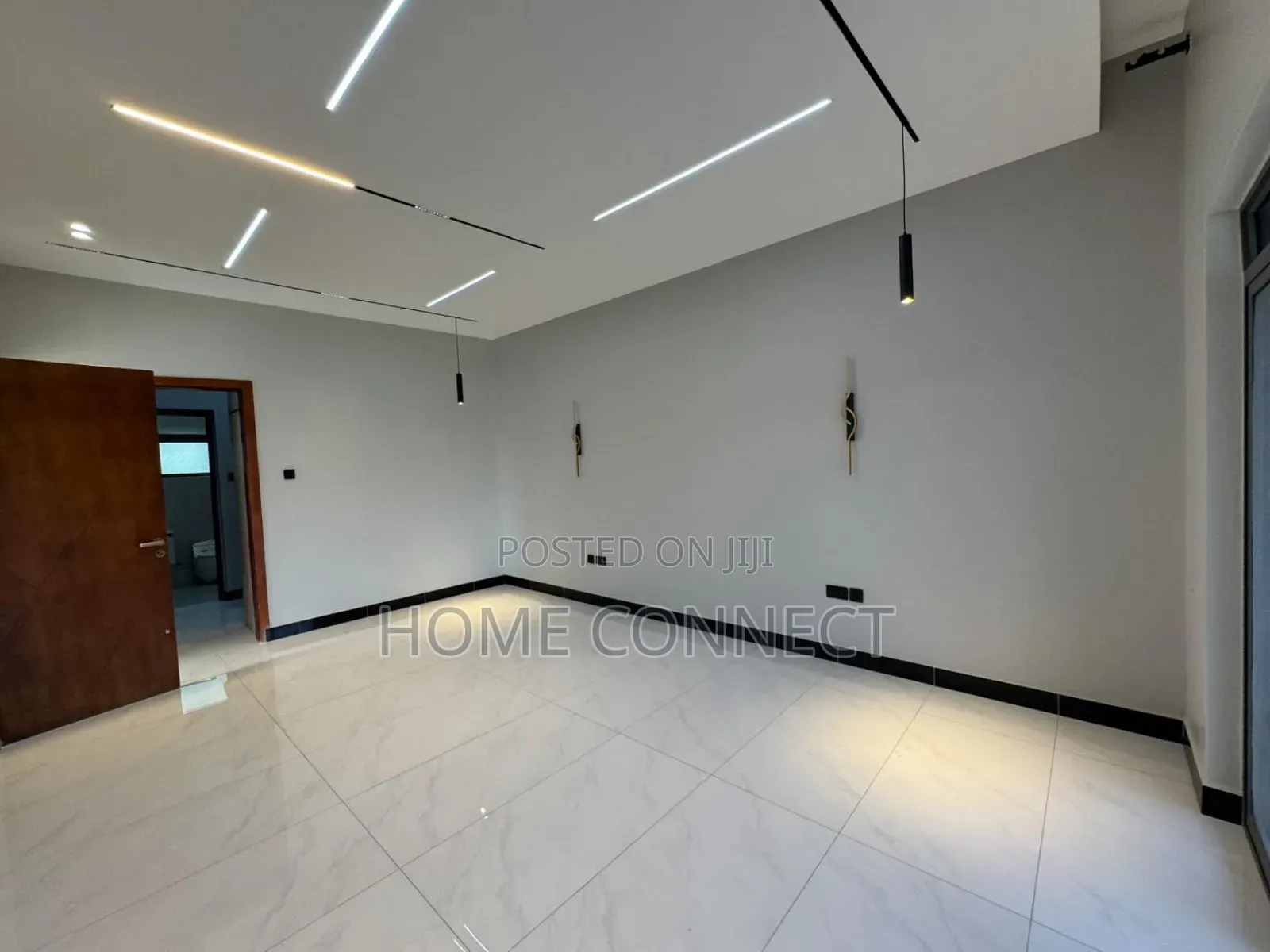 5bdrm Duplex in Kira, Central Division for sale