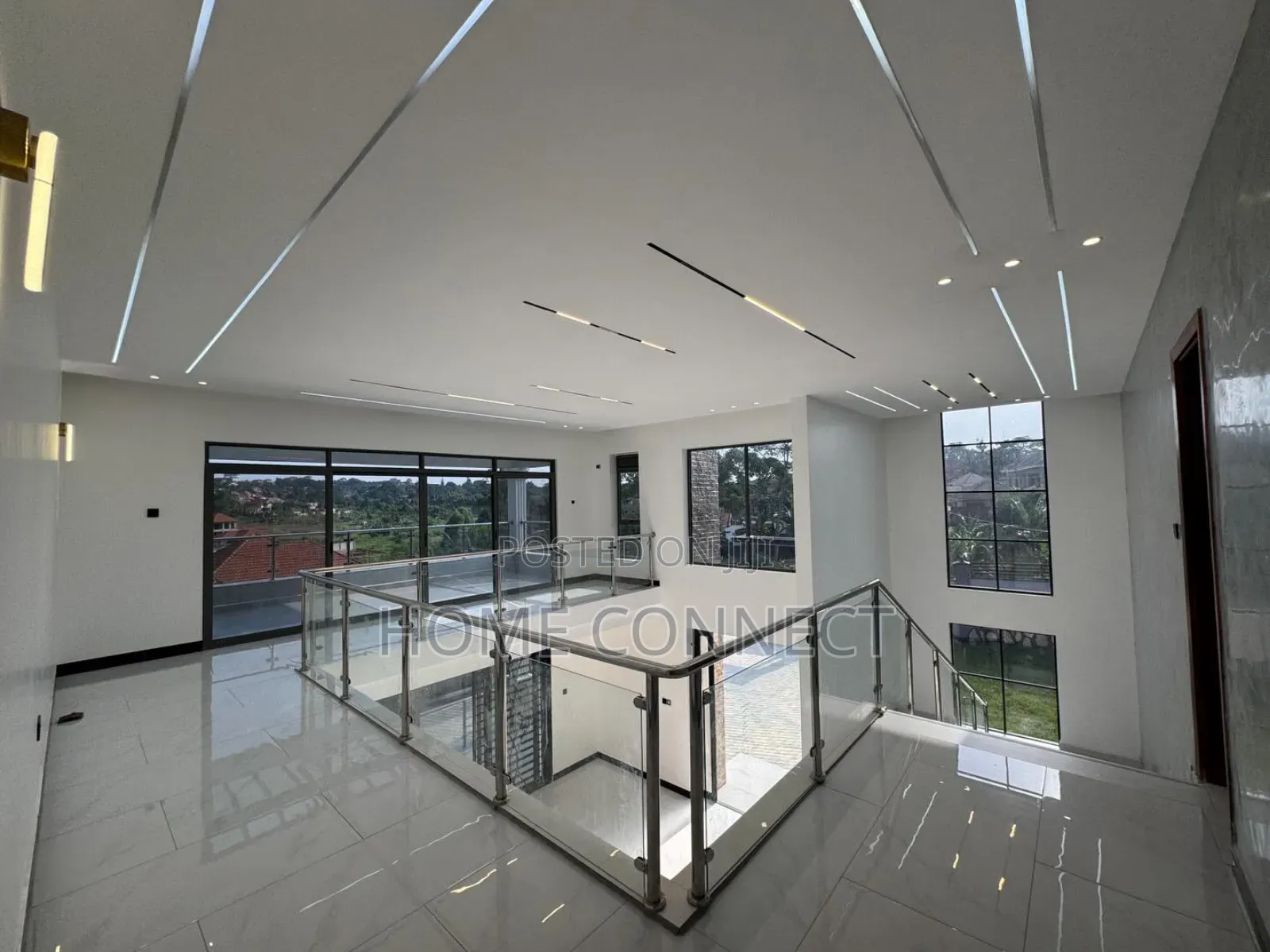 5bdrm Duplex in Kira, Central Division for sale