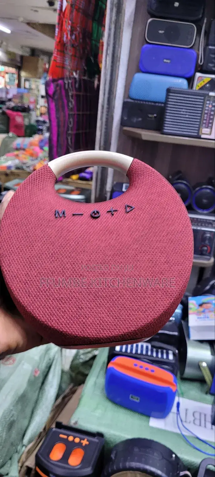 Bluetooth Speaker or Portable Portable Speaker