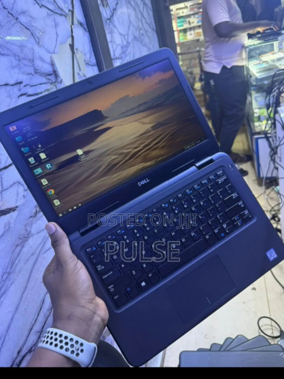 Laptop Dell Latitude 3310 4GB Intel Core i5 SSD 128GB