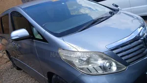 Toyota Alphard 2.4 Petrol FWD 2014 Silver