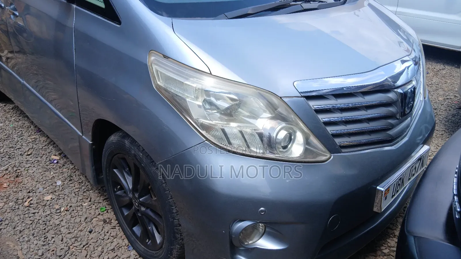 Toyota Alphard 2.4 Petrol FWD 2014 Silver