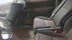 Toyota Alphard 2.4 Petrol FWD 2014 Silver