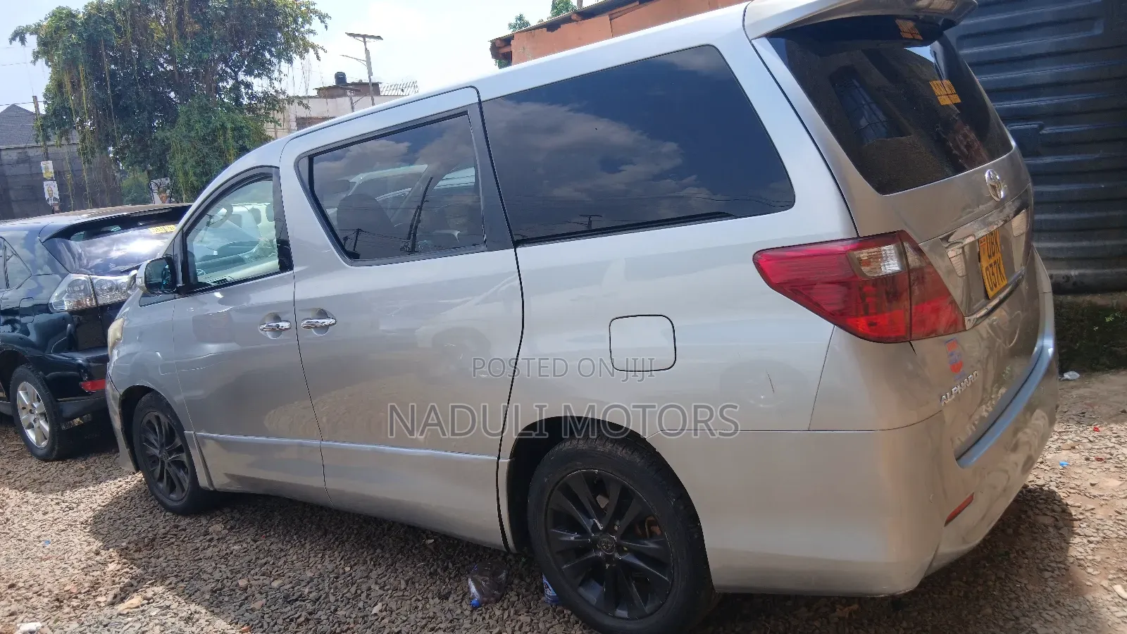 Toyota Alphard 2.4 Petrol FWD 2014 Silver