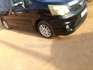 Toyota Noah 2010 Black