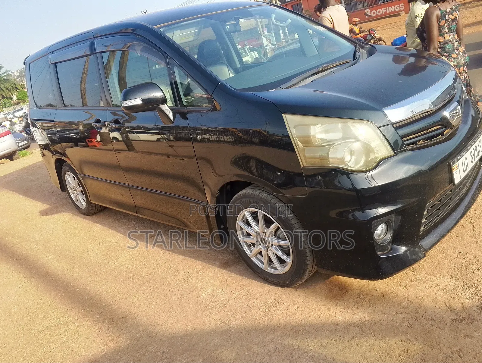 Toyota Noah 2010 Black