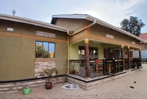 8bdrm Apartment in Nansana Along Hoima for sale