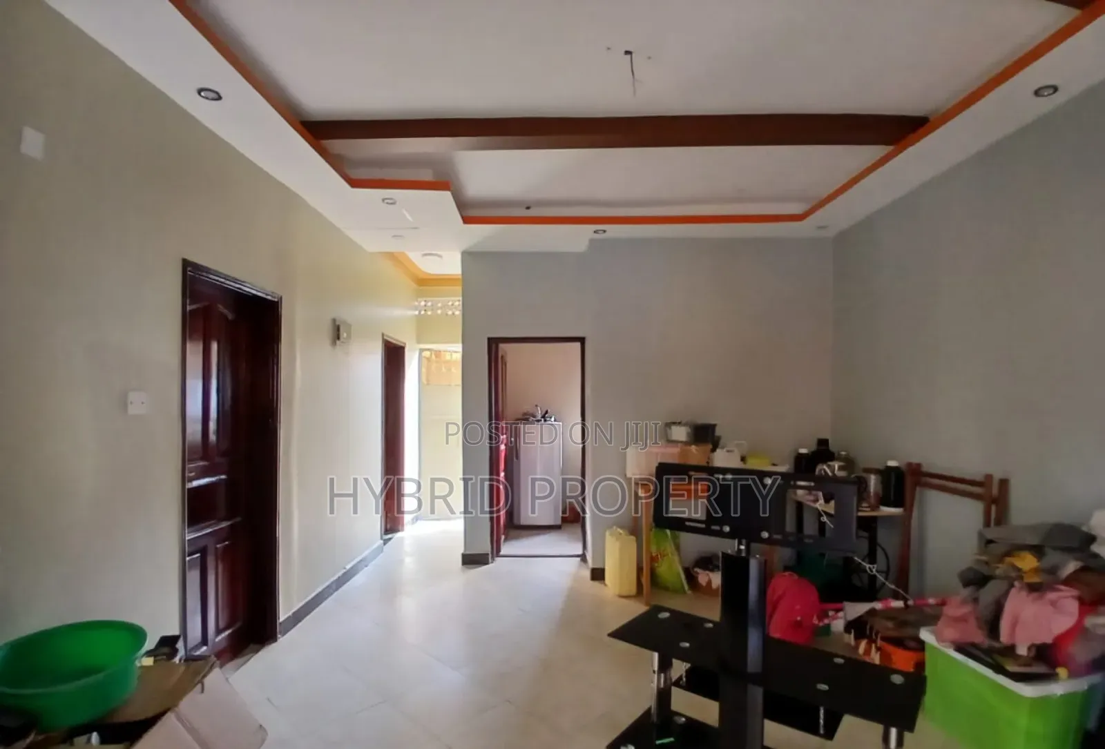 8bdrm Apartment in Nansana Along Hoima for sale