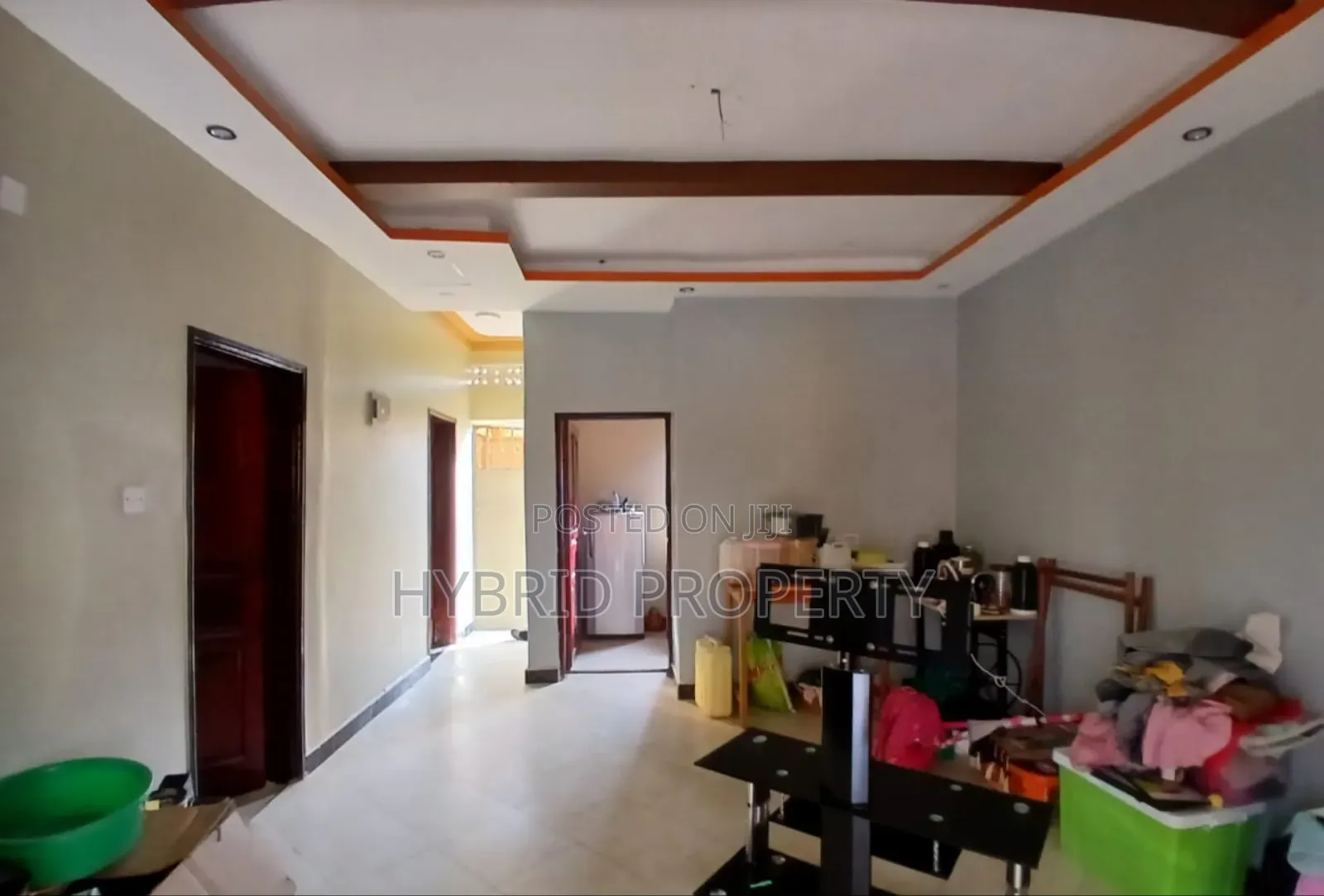 8bdrm Apartment in Nansana Along Hoima for sale