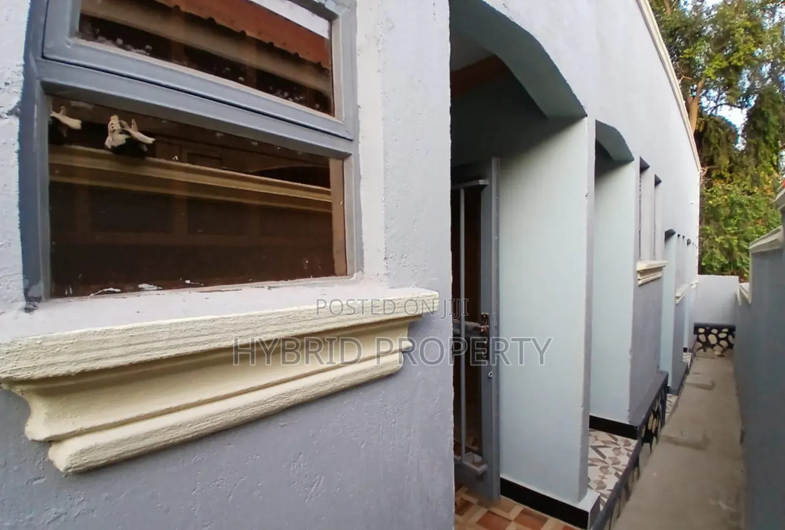 4bdrm Apartment in Nansana Along Hoima for sale