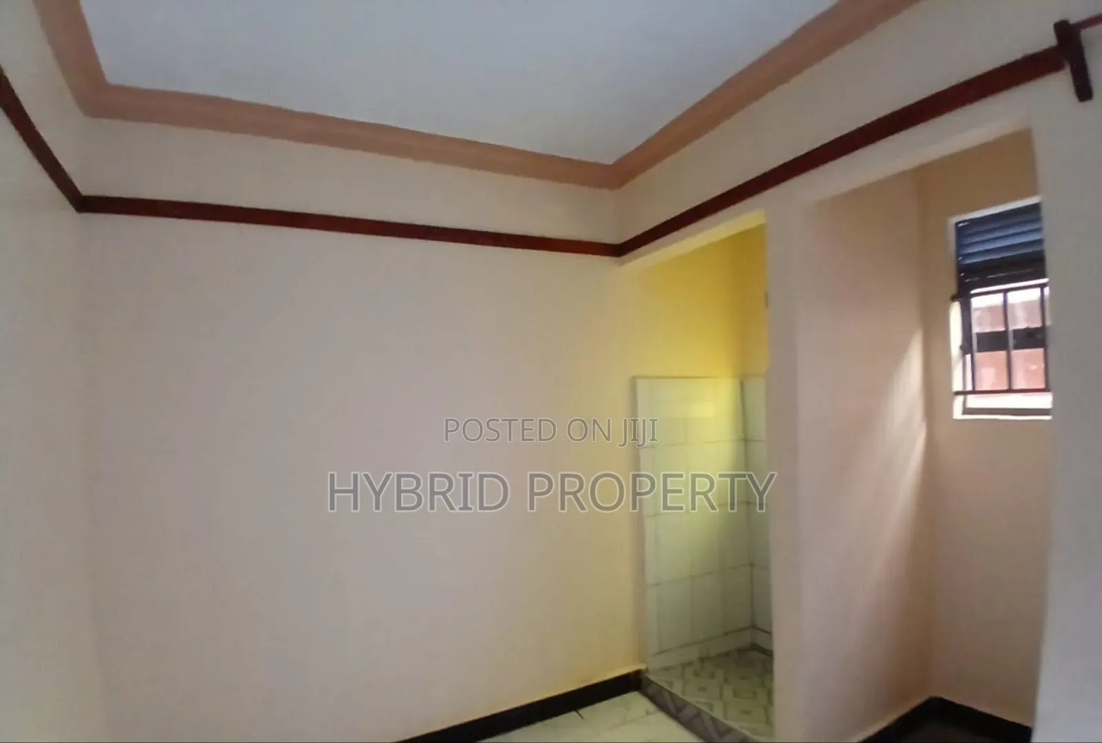 4bdrm Apartment in Nansana Along Hoima for sale
