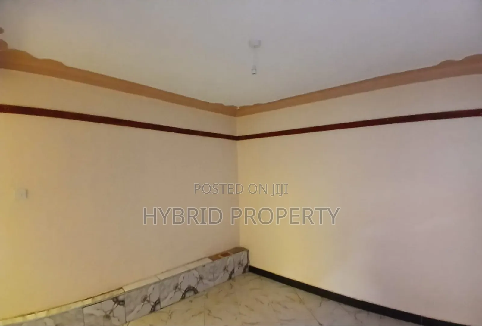 4bdrm Apartment in Nansana Along Hoima for sale
