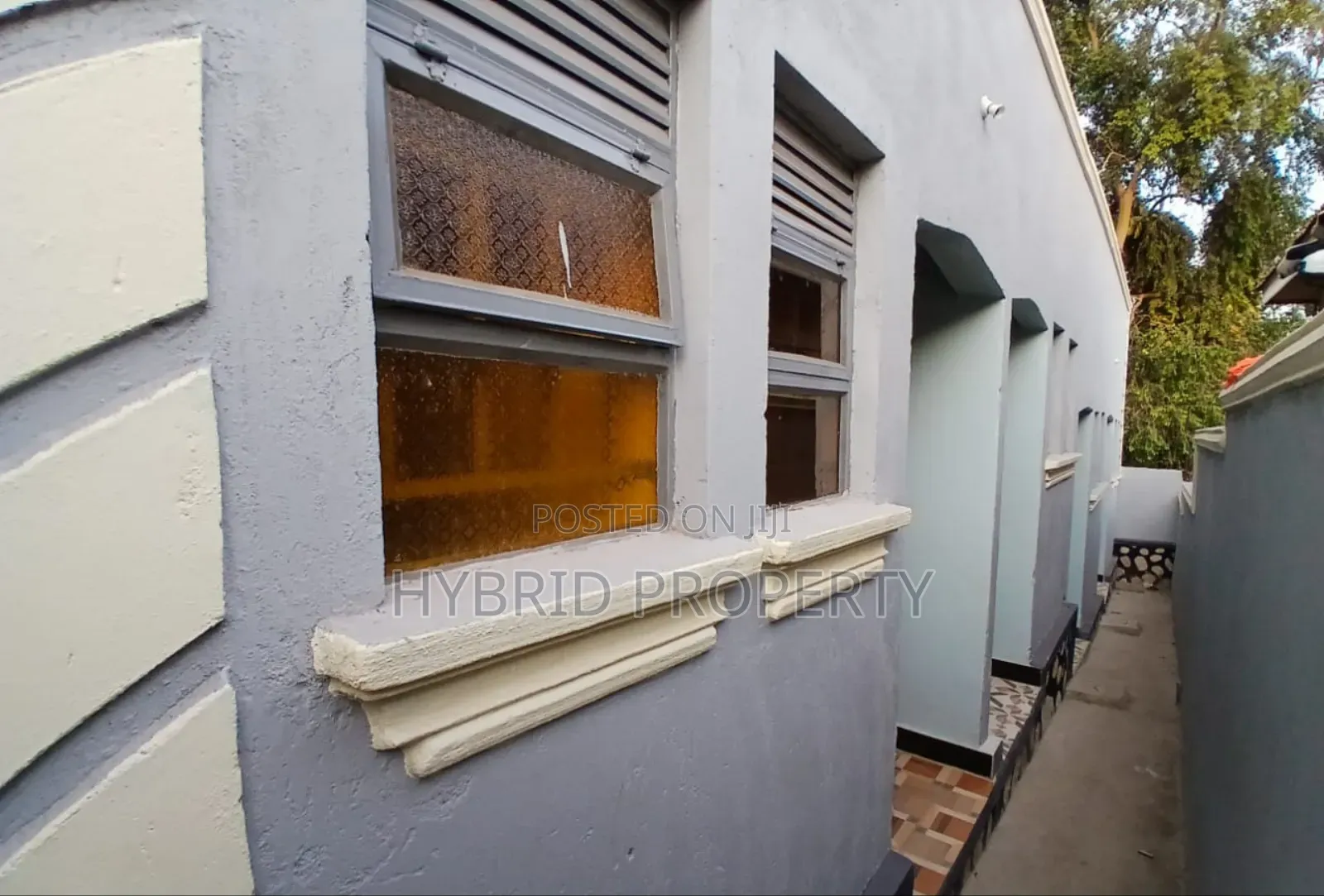 4bdrm Apartment in Nansana Along Hoima for sale