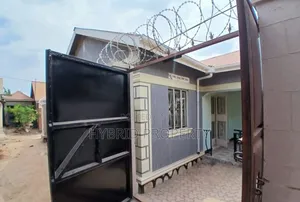2bdrm House in Nansana Along Hoima for sale
