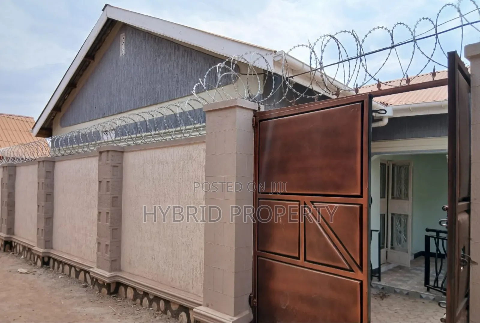 2bdrm House in Nansana Along Hoima for sale