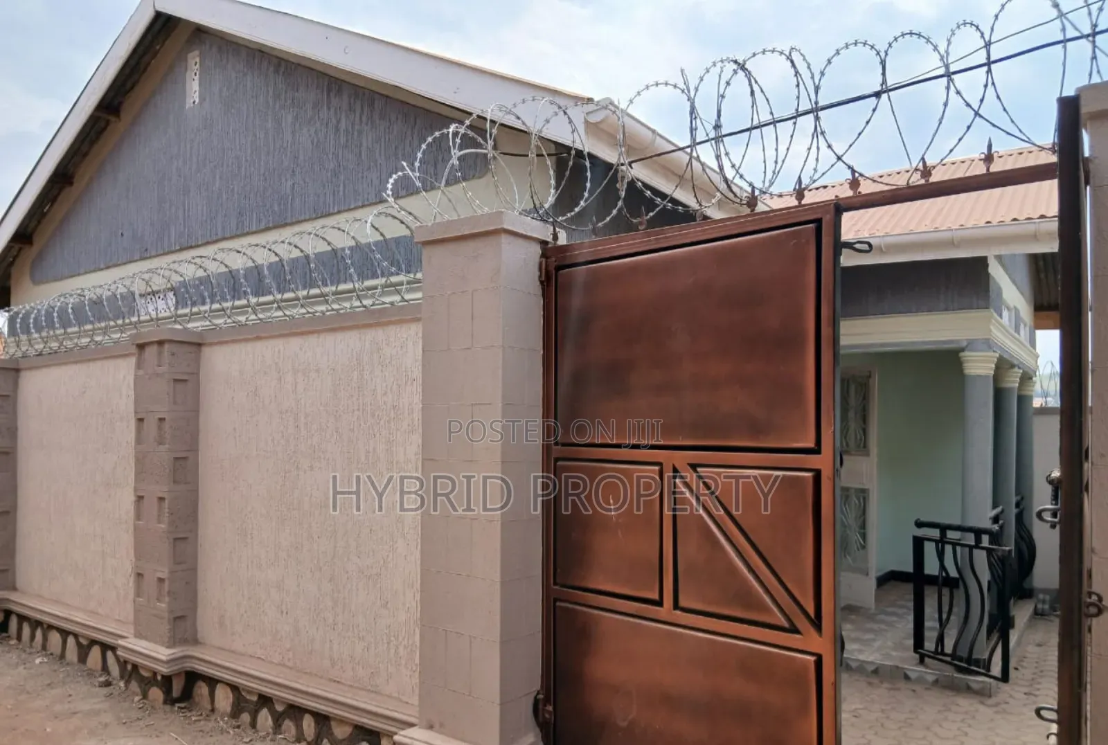 2bdrm House in Nansana Along Hoima for sale