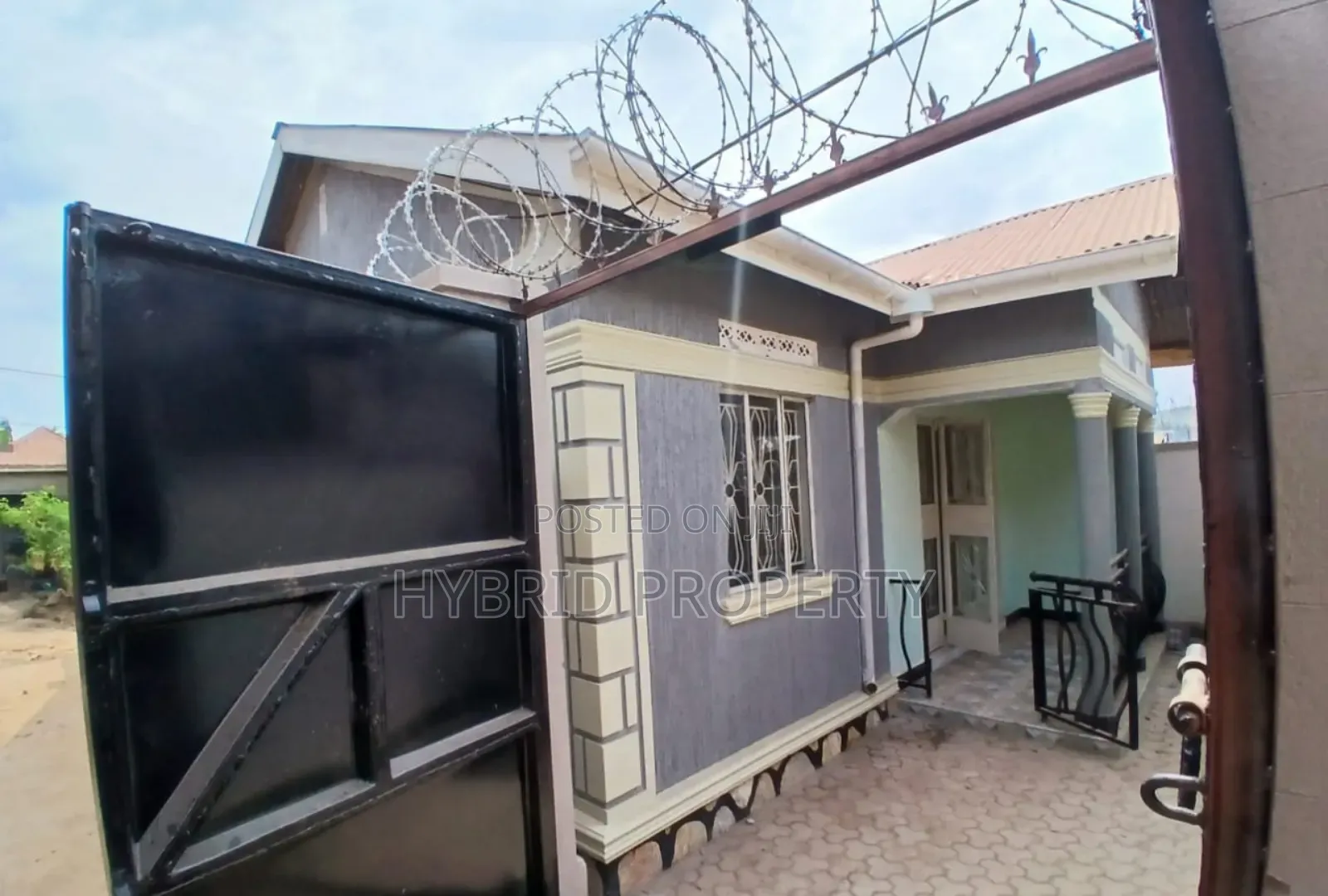 2bdrm House in Nansana Along Hoima for sale