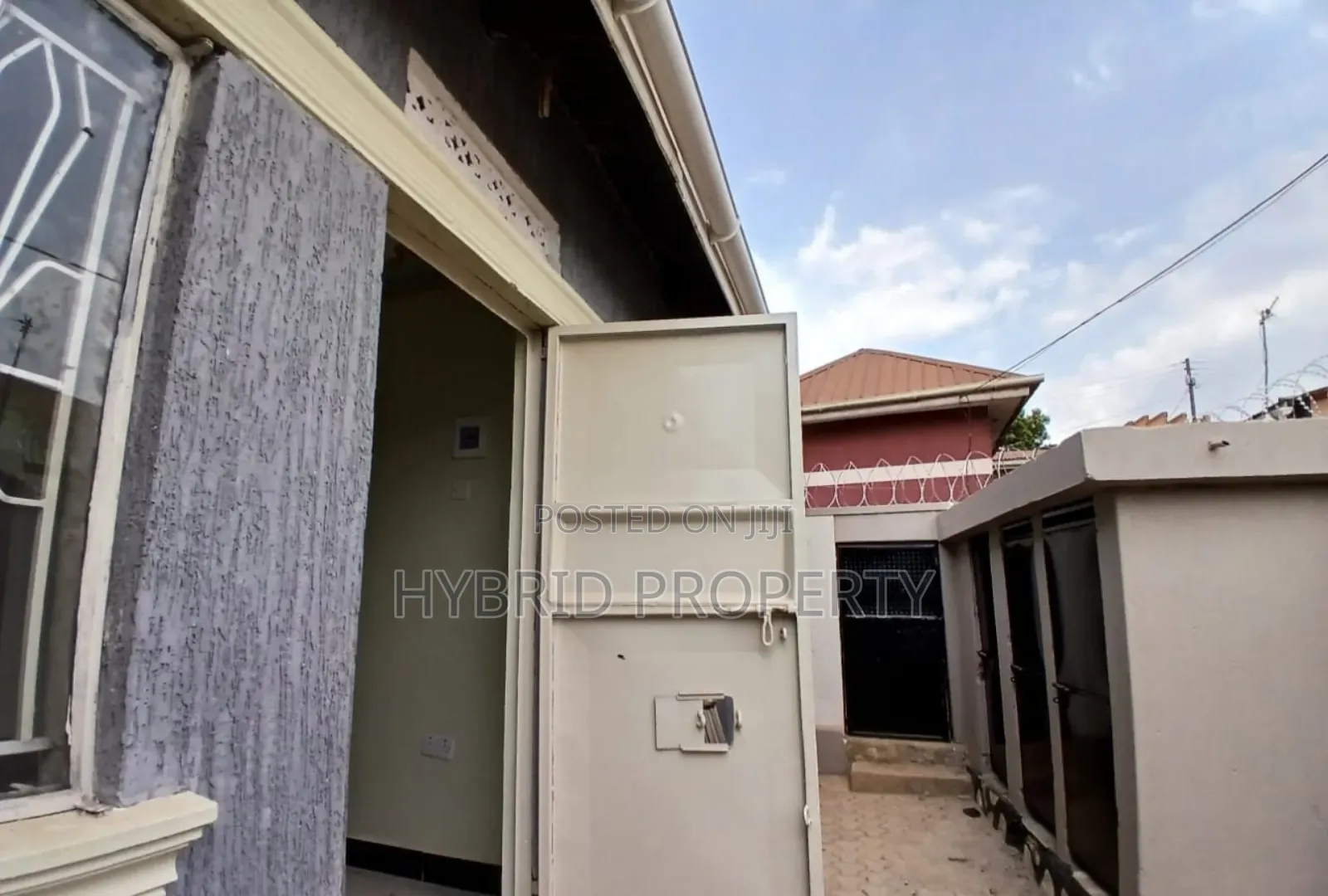 2bdrm House in Nansana Along Hoima for sale