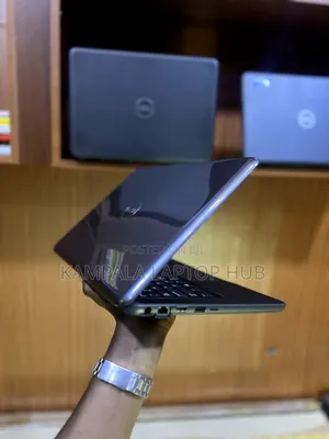 Laptop Dell Latitude 3380 8GB Intel Core I5 HDD+SSD 500GB