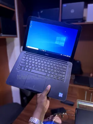 Laptop Dell Latitude 13 3380 4GB Intel Core I5 HDD+SSD 500GB