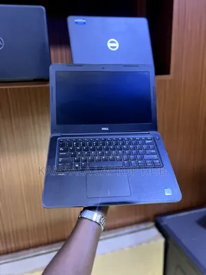 Laptop Dell Latitude 13 3380 4GB Intel Core I5 HDD+SSD 500GB