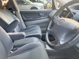 Toyota Nadia 2000 White