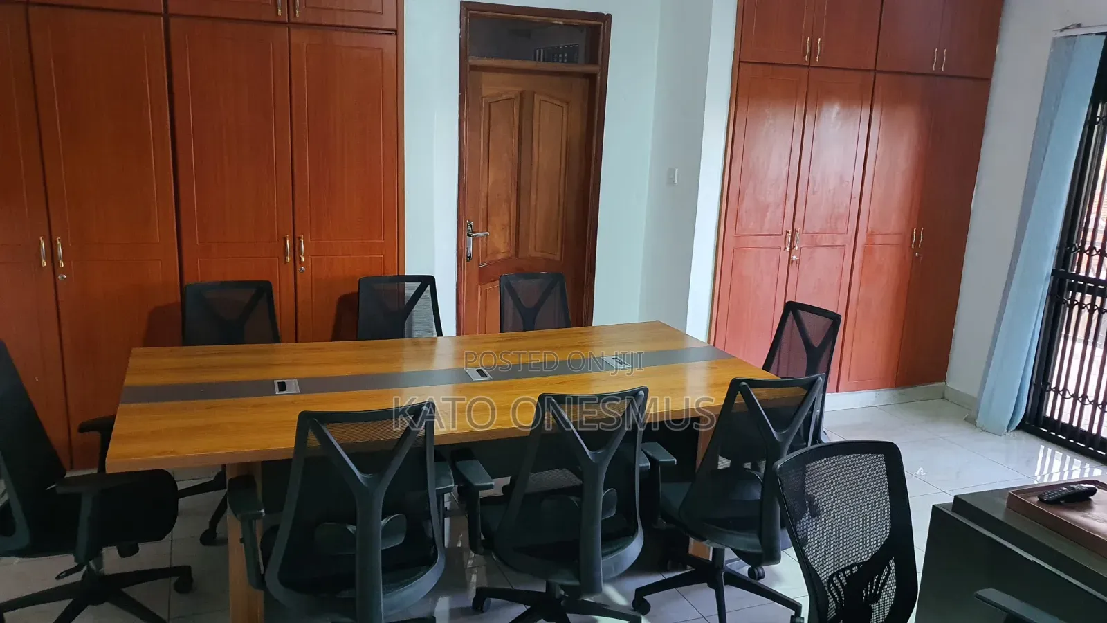 Metallic Boardroom Tables