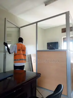 Aluminium Office Partitions With Glass and Board