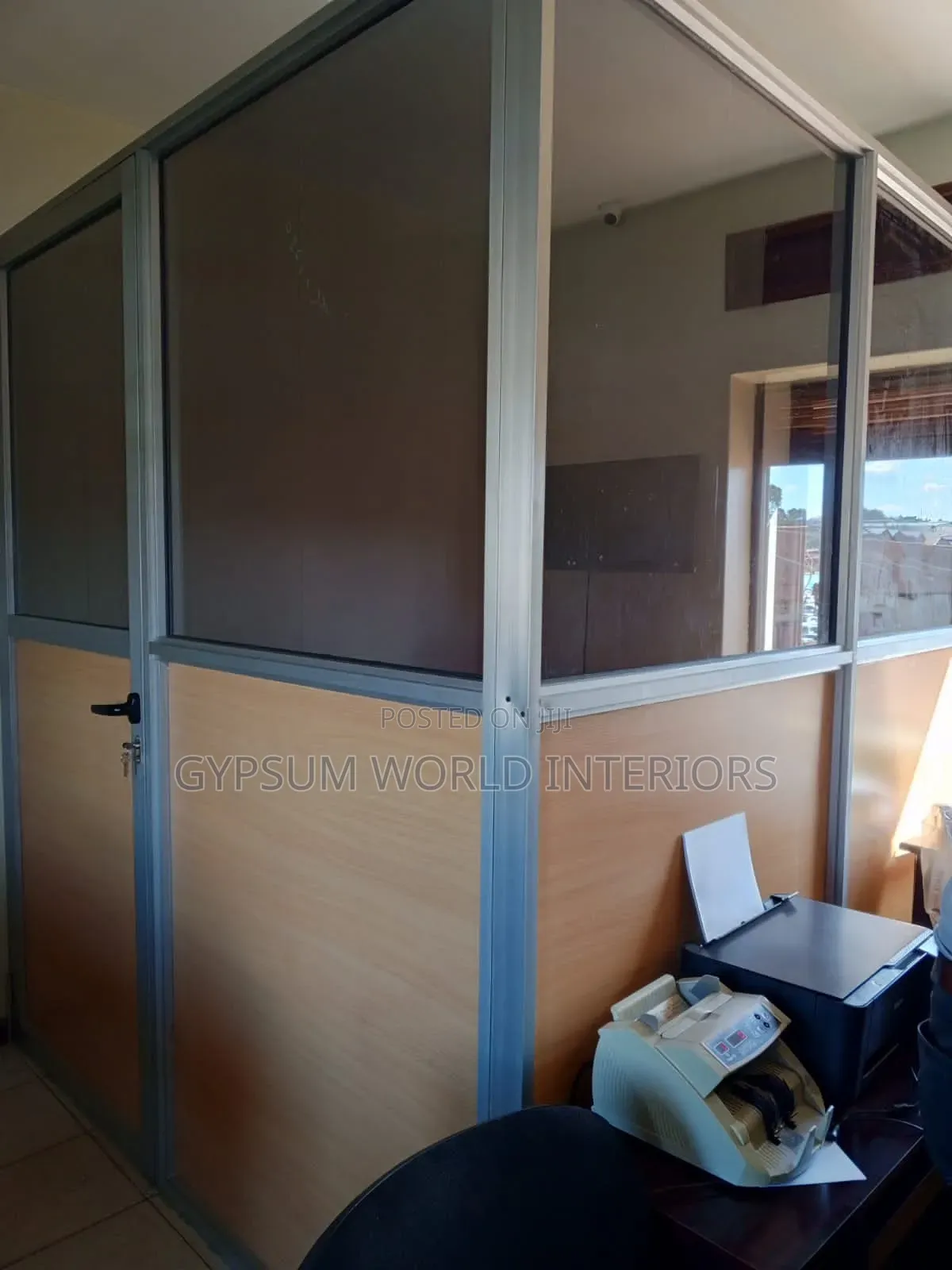 Aluminium Office Partitions With Glass and Board