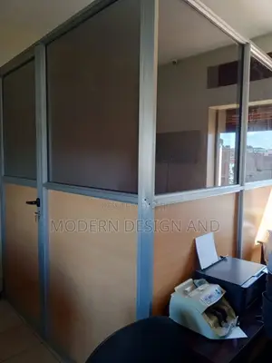 Aluminium Office Partitions With Glass and Board