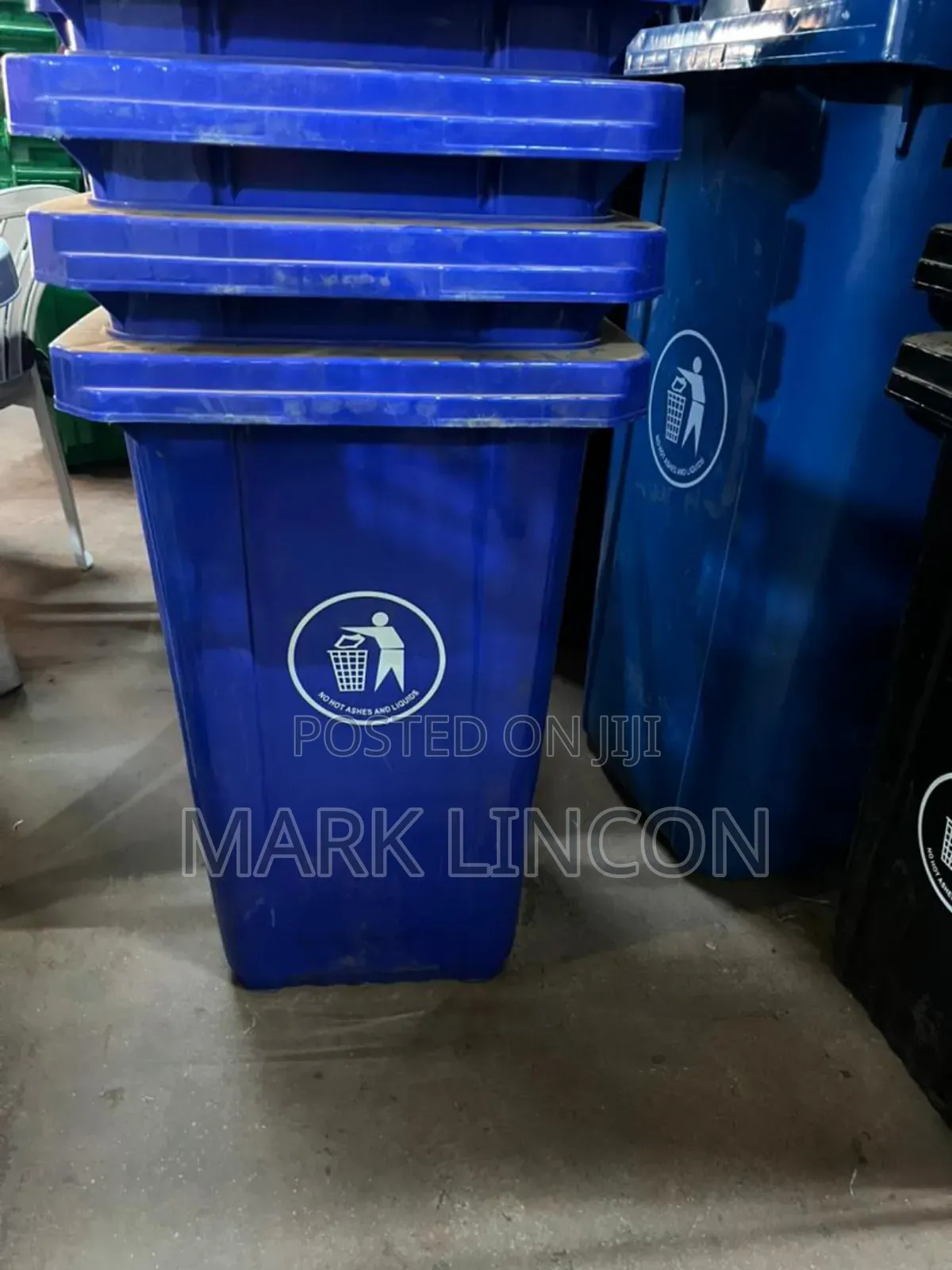Outdoor Dustbin or With Wheels 100 Litres