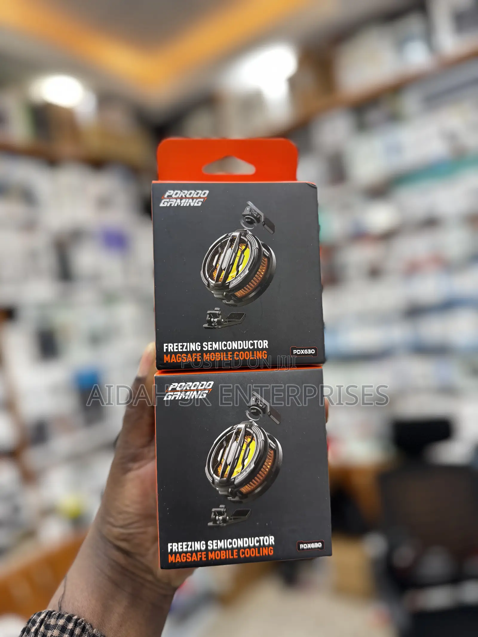 Porodo Gaming Freezing Semiconductor Magsafe Mobile Cooling Fan