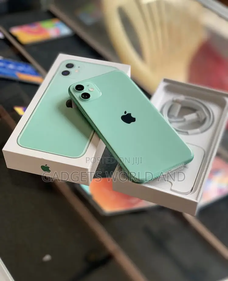 New Apple iPhone 11 64 GB Green