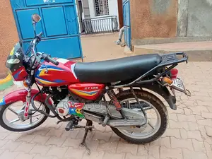 Bajaj CT 125X 2025 Red