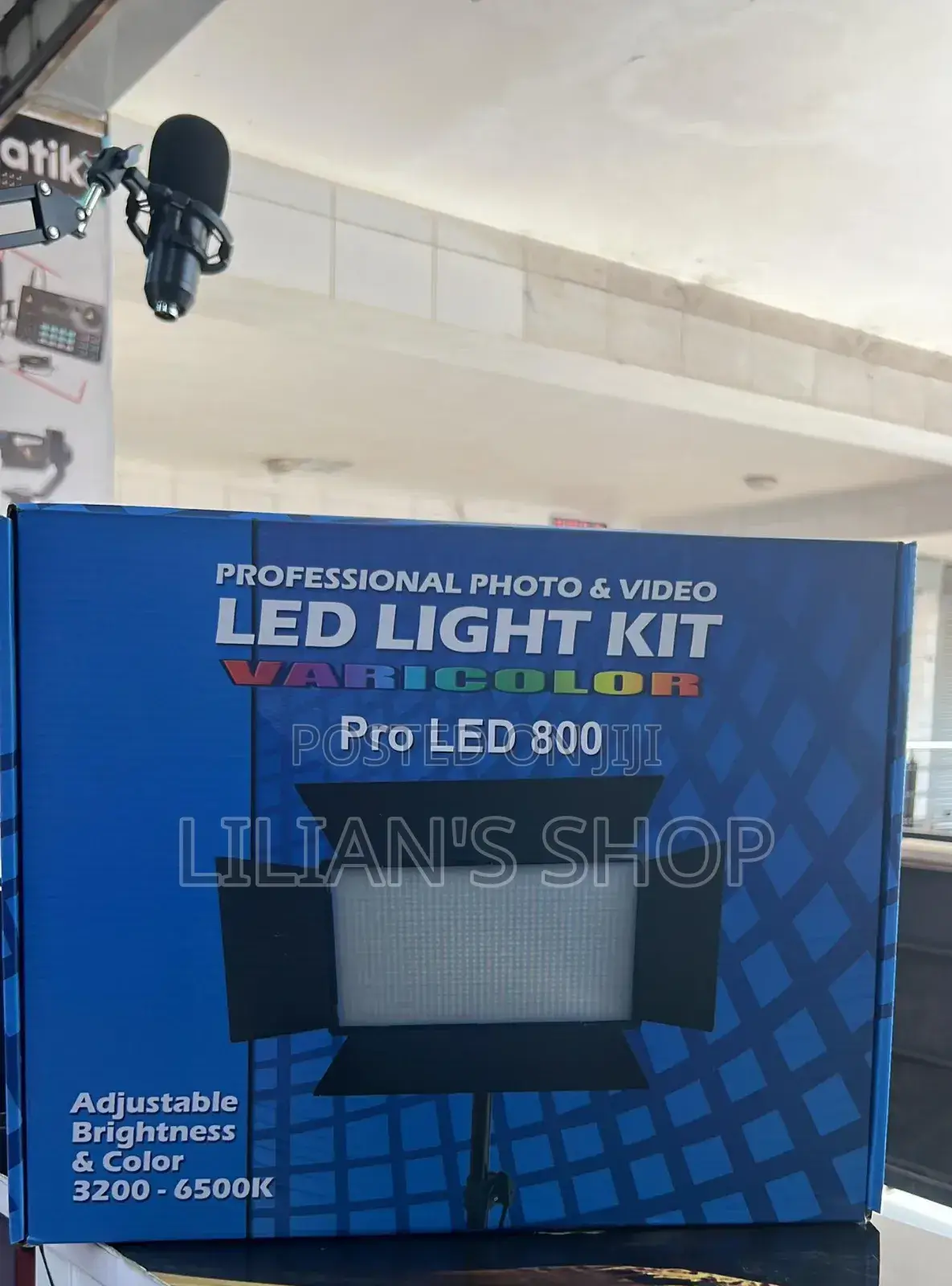 Led 800 Full Kit Light and Stand With Two Batteries
