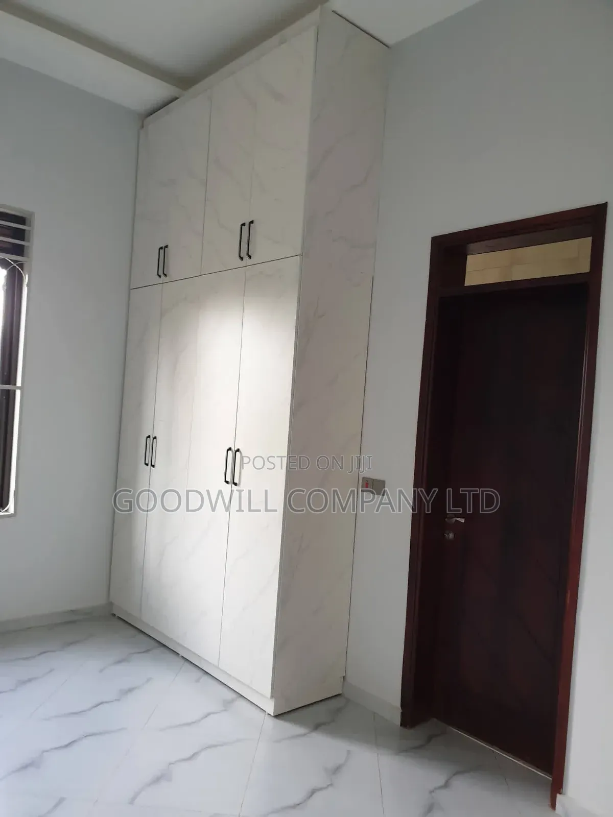 5bdrm Mansion in Kira, Central Division for sale